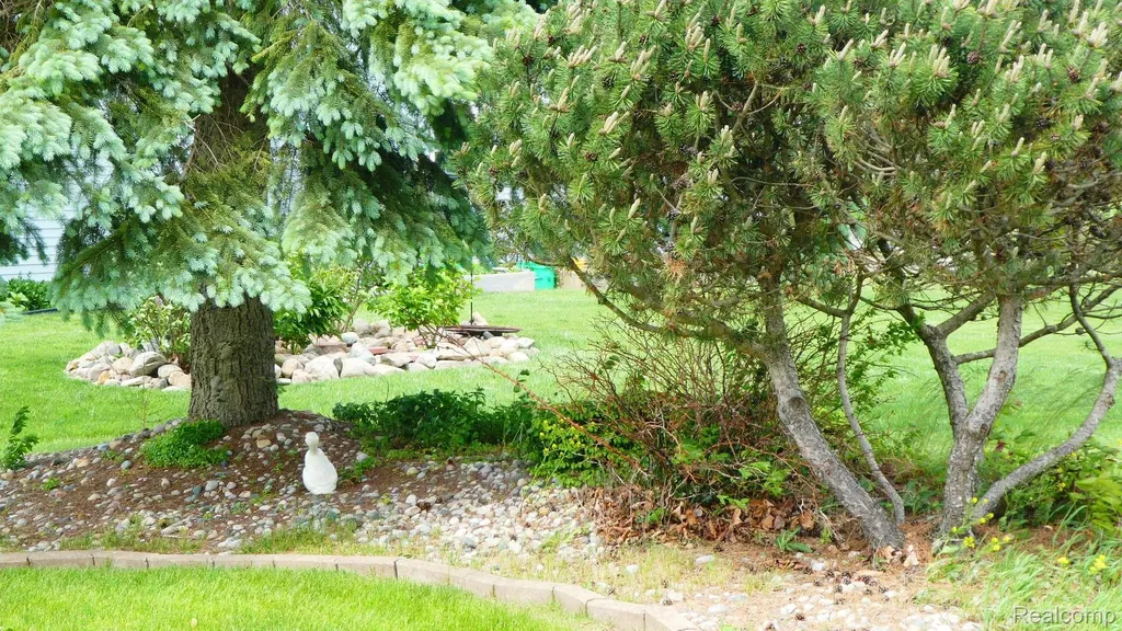 8051 Prestonwood Court Flushing Charter Township MI 48433