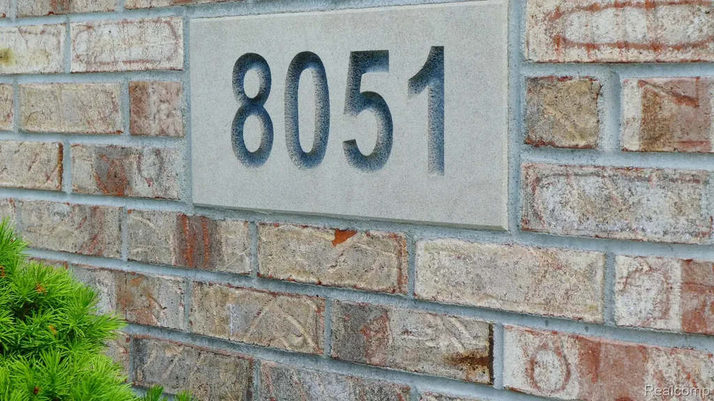 8051 Prestonwood Court Flushing Charter Township MI 48433