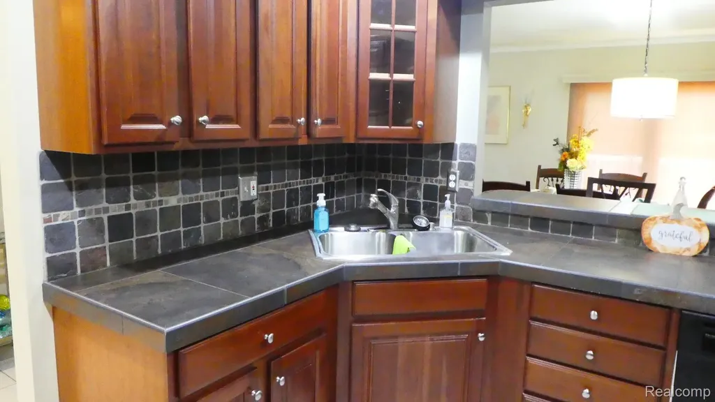 8051 Prestonwood Court Flushing Charter Township MI 48433