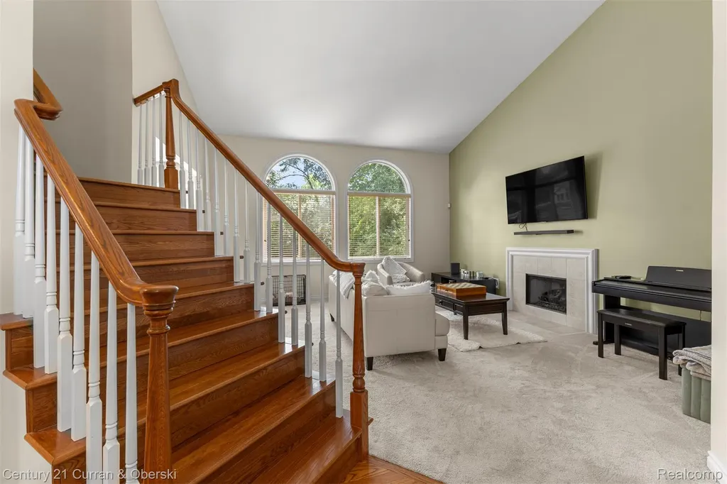 27363 Oxford Drive Southfield City MI 48033
