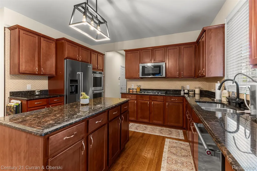 27363 Oxford Drive Southfield City MI 48033