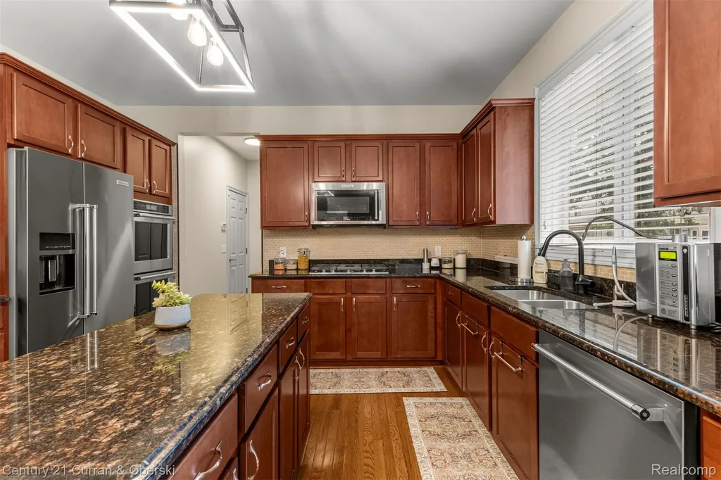 27363 Oxford Drive Southfield City MI 48033