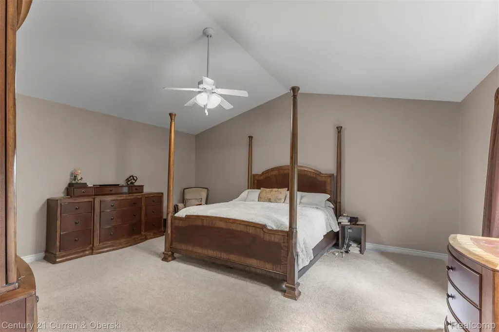 27363 Oxford Drive Southfield City MI 48033