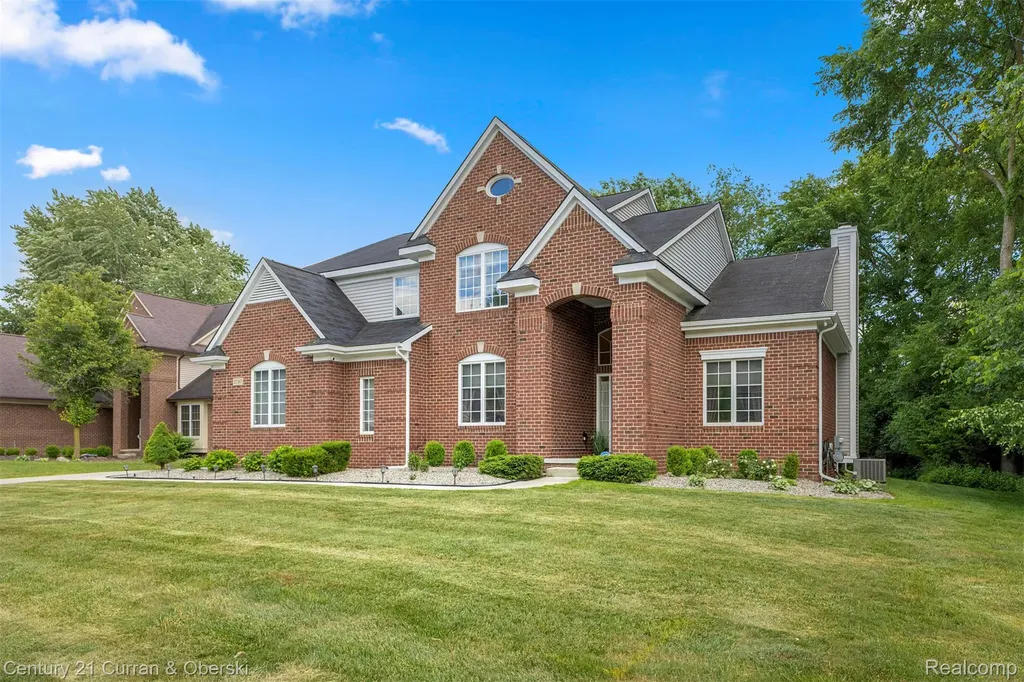 27363 Oxford Drive Southfield City MI 48033