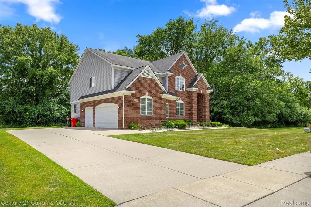 27363 Oxford Drive Southfield City MI 48033