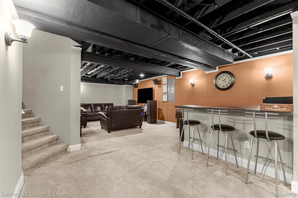 27363 Oxford Drive Southfield City MI 48033