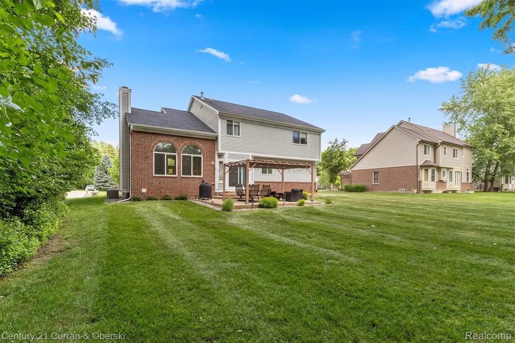 27363 Oxford Drive Southfield City MI 48033