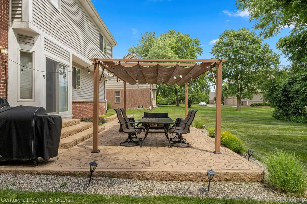 27363 Oxford Drive Southfield City MI 48033