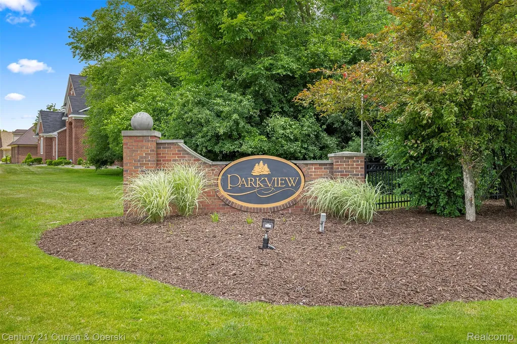 27363 Oxford Drive Southfield City MI 48033
