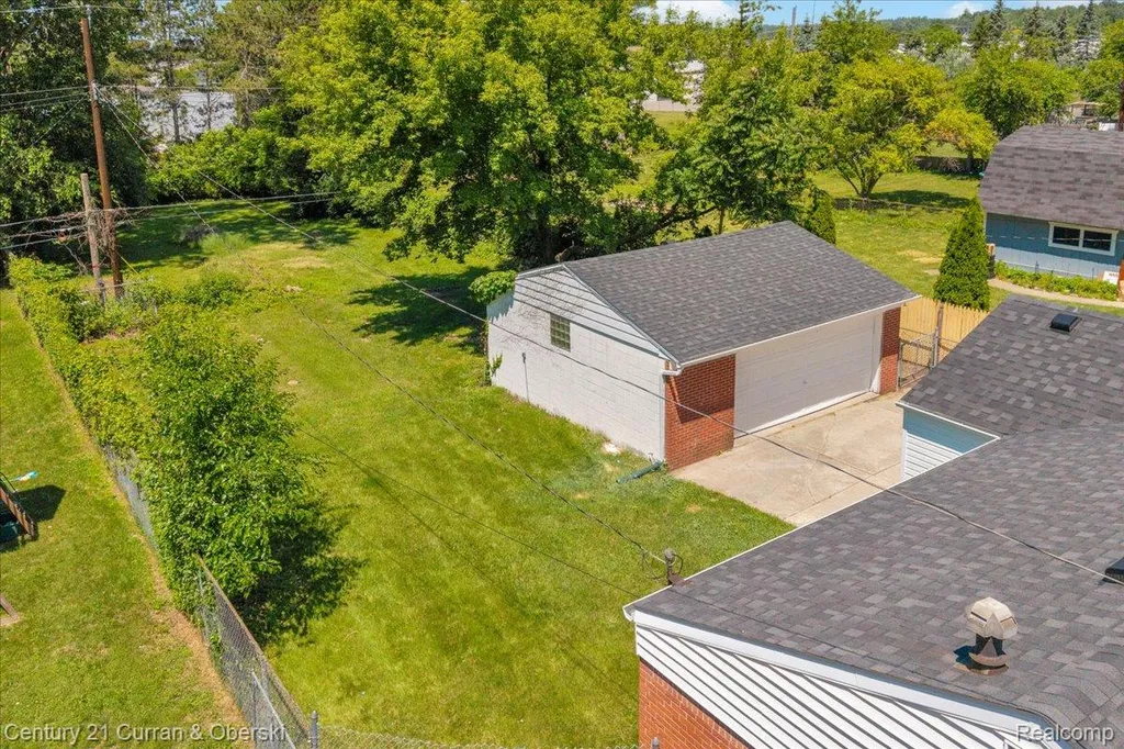 1174 S Dowling Street Westland City MI 48186