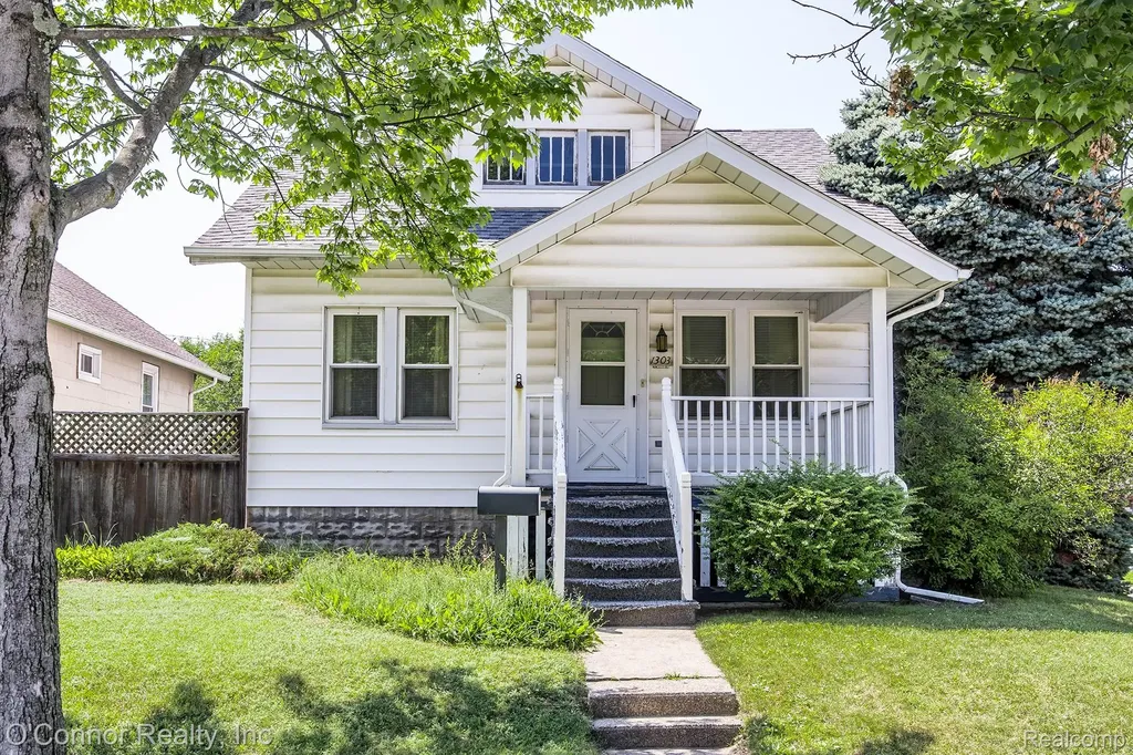 1303 15th Street Port Huron City MI 48060