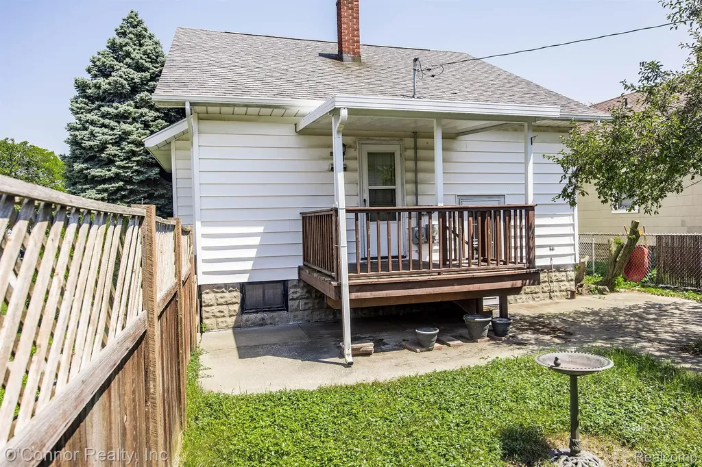 1303 15th Street Port Huron City MI 48060