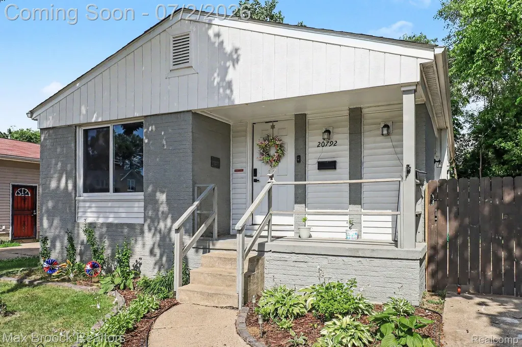 20792 Parkside Boulevard Royal Oak Charter Township MI 48220