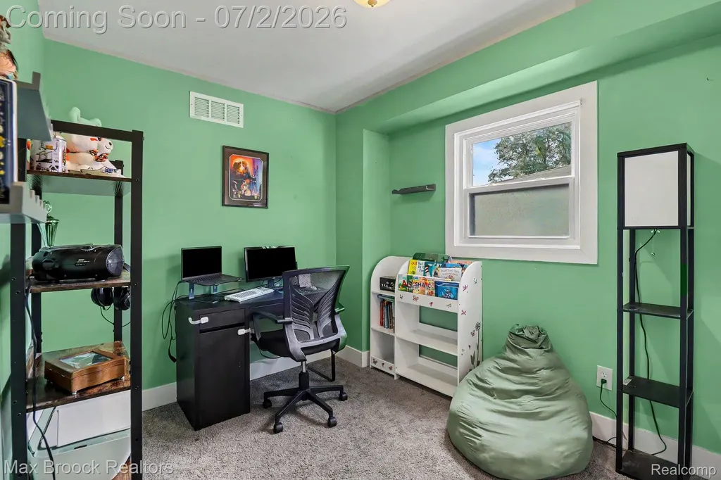 20792 Parkside Boulevard Royal Oak Charter Township MI 48220
