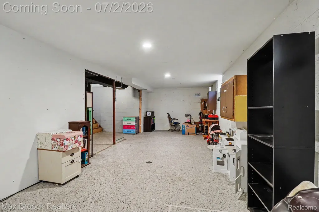 20792 Parkside Boulevard Royal Oak Charter Township MI 48220