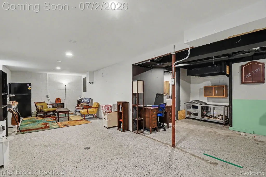 20792 Parkside Boulevard Royal Oak Charter Township MI 48220