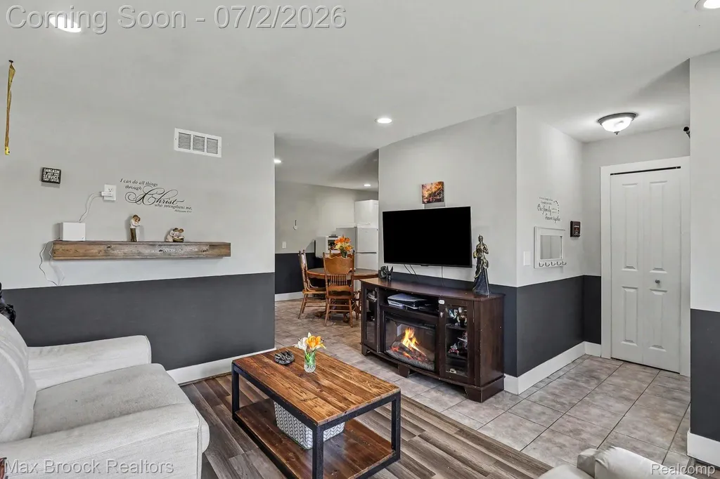 20792 Parkside Boulevard Royal Oak Charter Township MI 48220