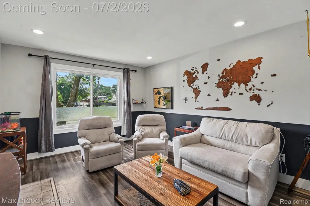 20792 Parkside Boulevard Royal Oak Charter Township MI 48220
