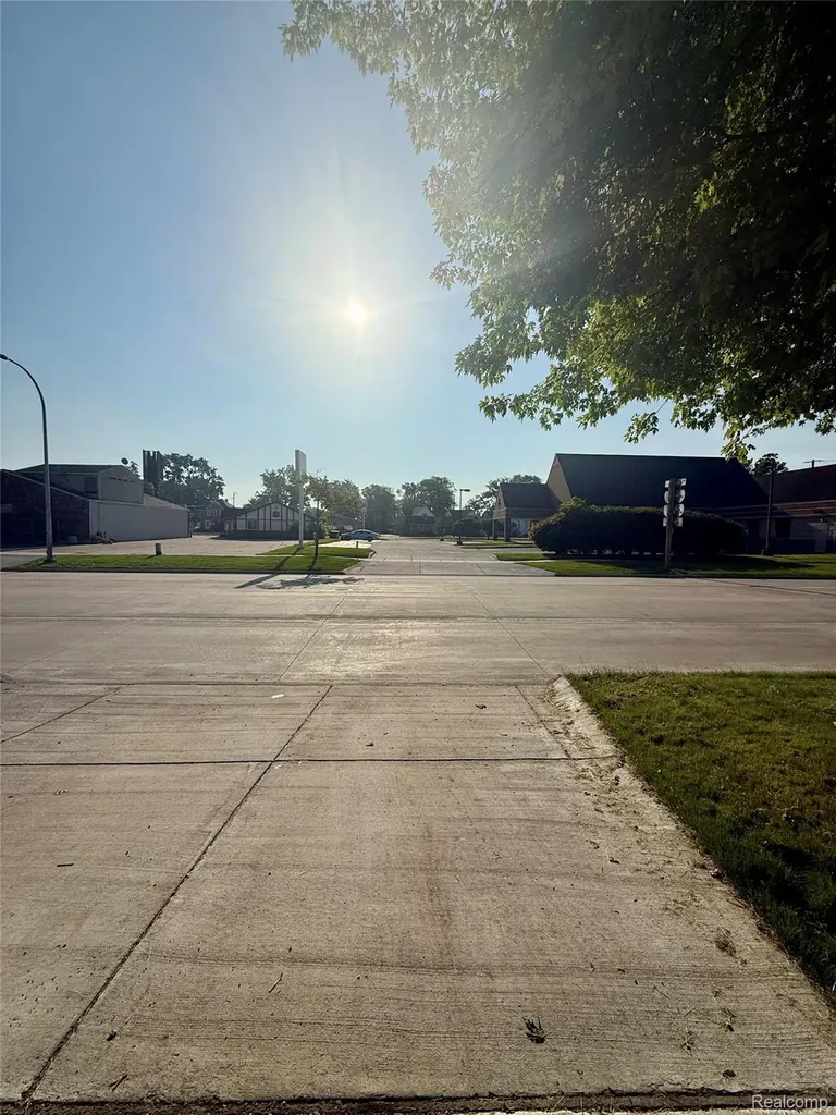1813 10th Avenue Port Huron City MI 48060