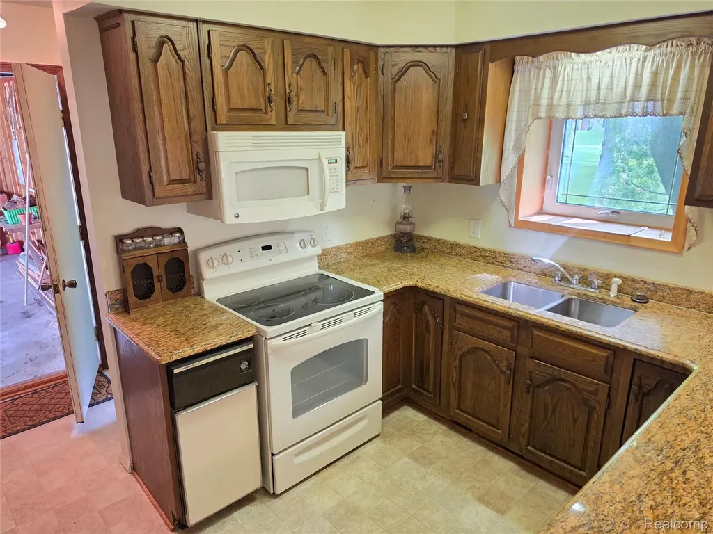 2935 Shawnee Lane Waterford Charter Township MI 48329