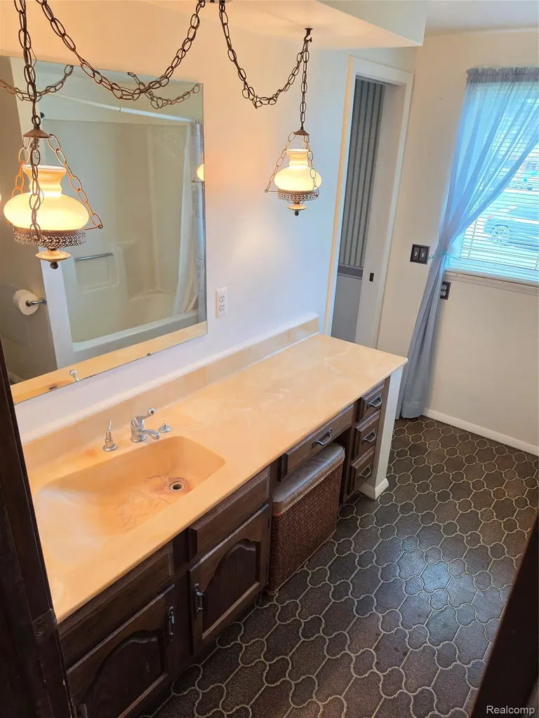 2935 Shawnee Lane Waterford Charter Township MI 48329