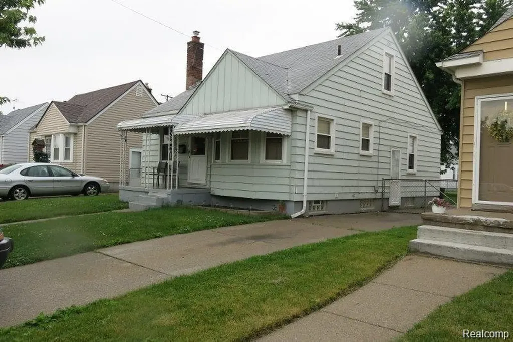 20916 Dexter Boulevard Warren City MI 48089