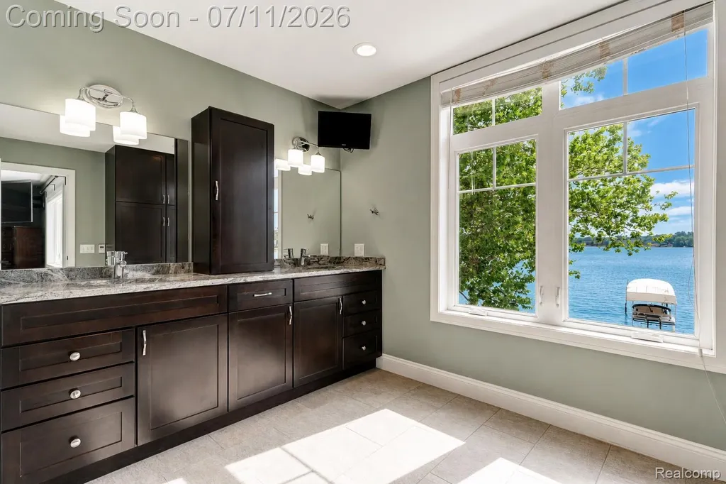 12033 Torrey Road Fenton Charter Township MI 48430