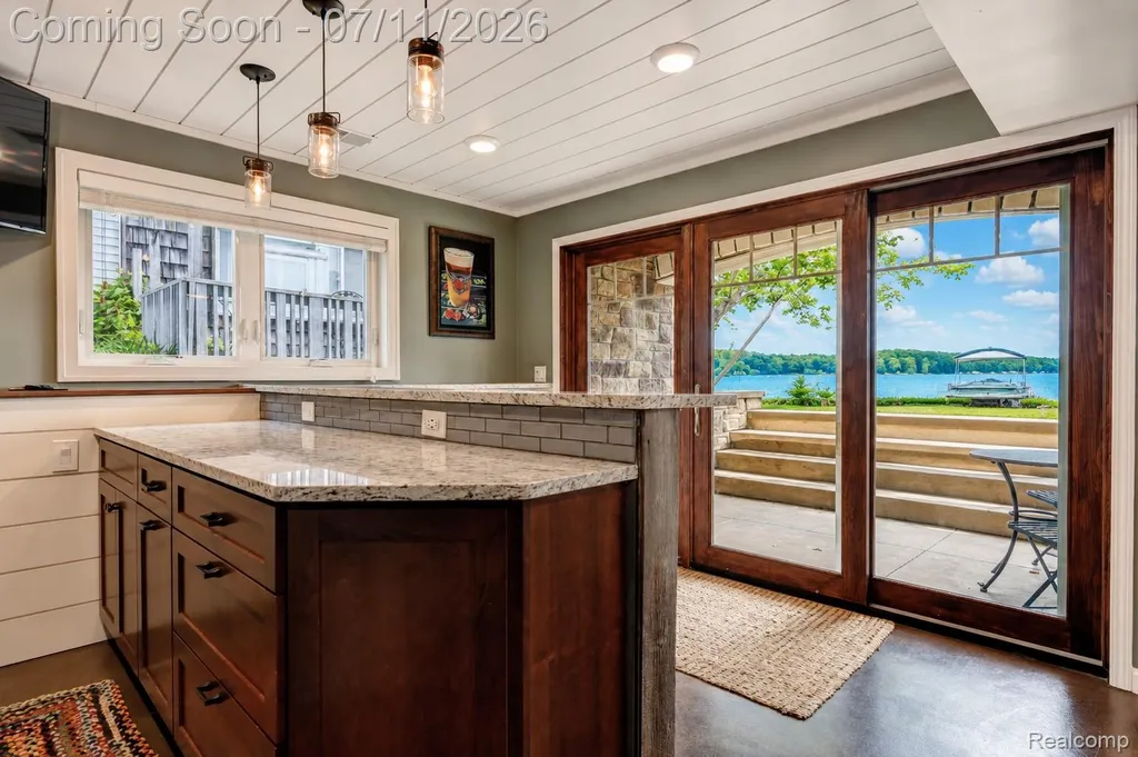 12033 Torrey Road Fenton Charter Township MI 48430