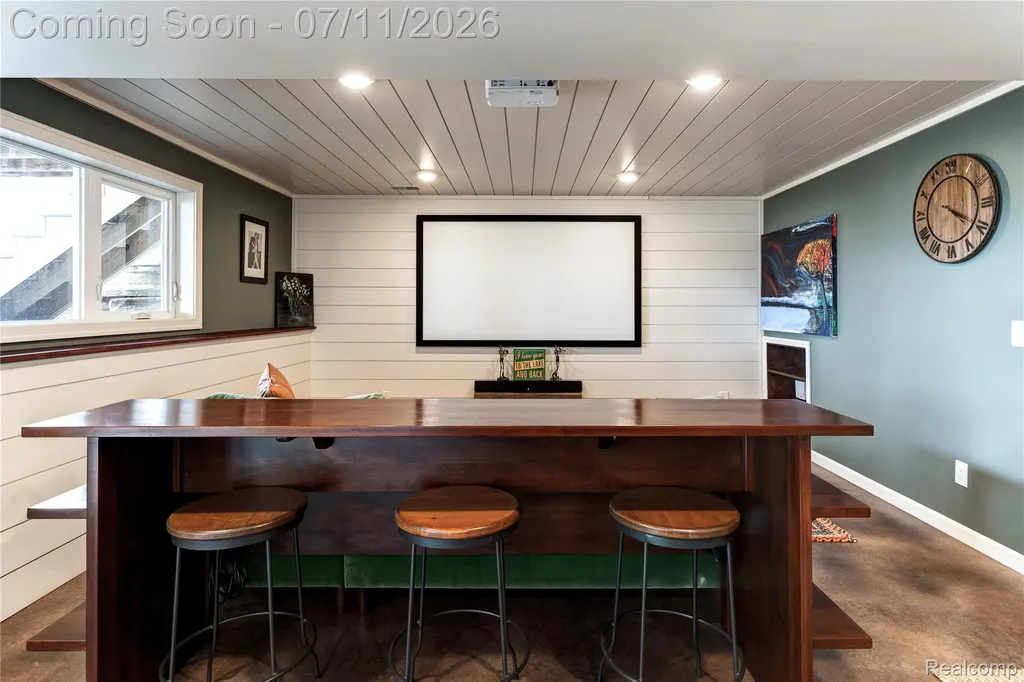 12033 Torrey Road Fenton Charter Township MI 48430
