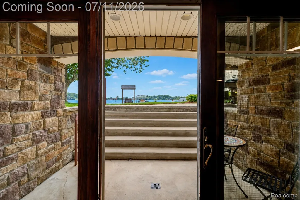 12033 Torrey Road Fenton Charter Township MI 48430