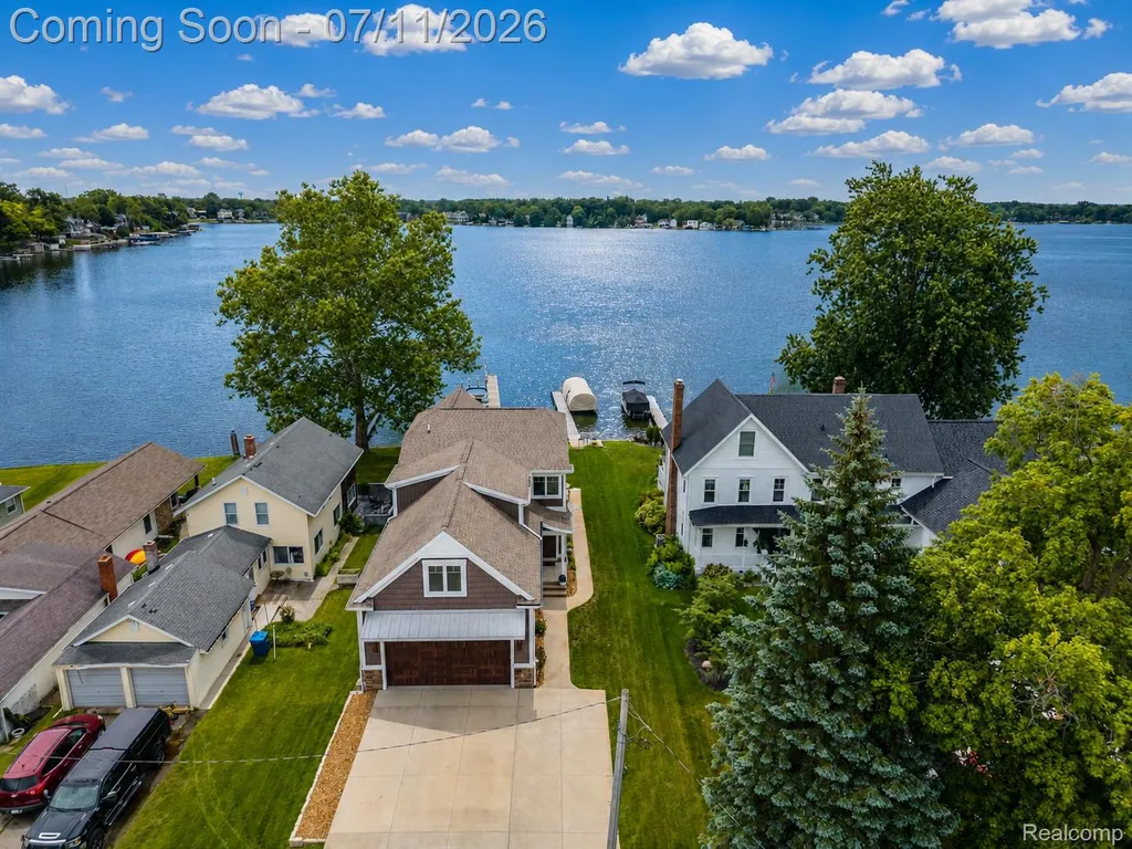 12033 Torrey Road Fenton Charter Township MI 48430