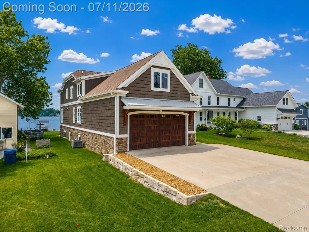 12033 Torrey Road Fenton Charter Township MI 48430