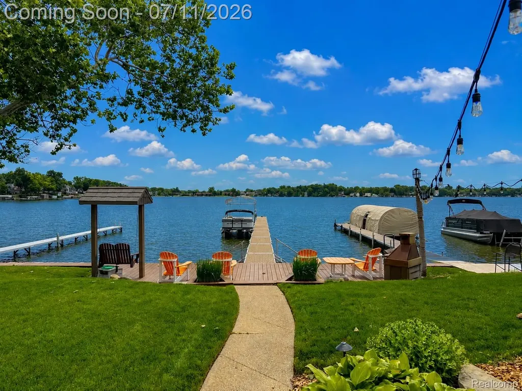 12033 Torrey Road Fenton Charter Township MI 48430