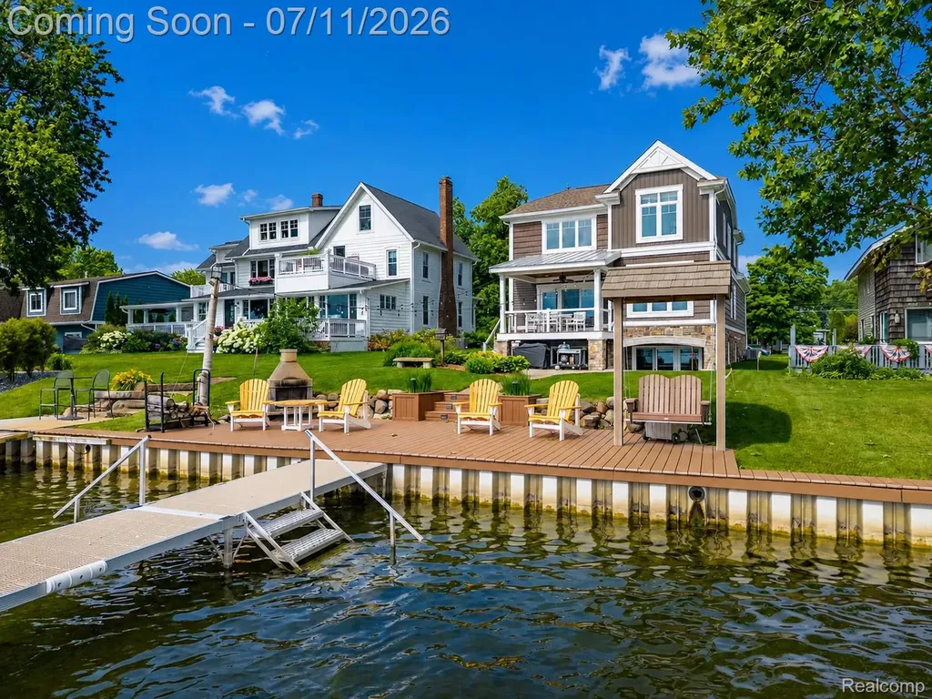 12033 Torrey Road Fenton Charter Township MI 48430