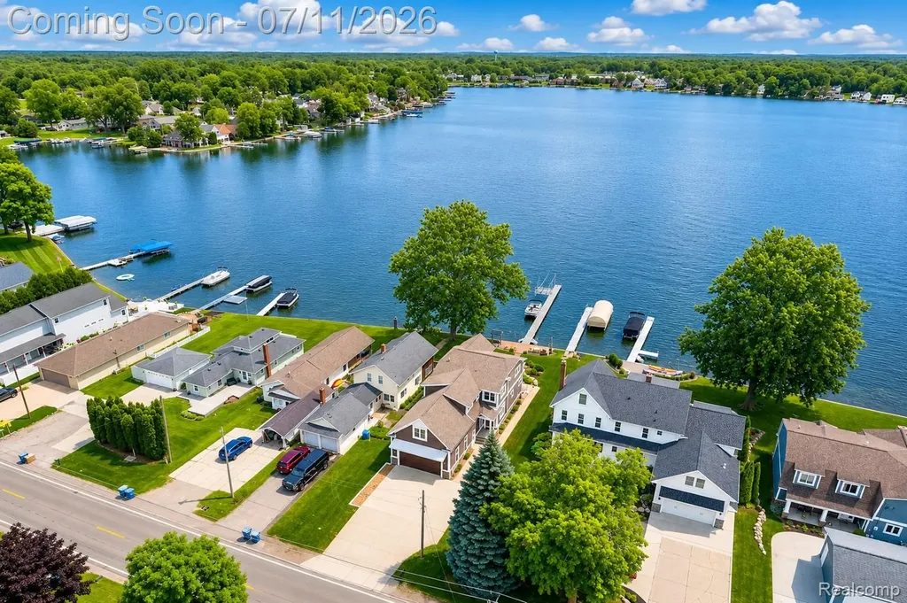 12033 Torrey Road Fenton Charter Township MI 48430