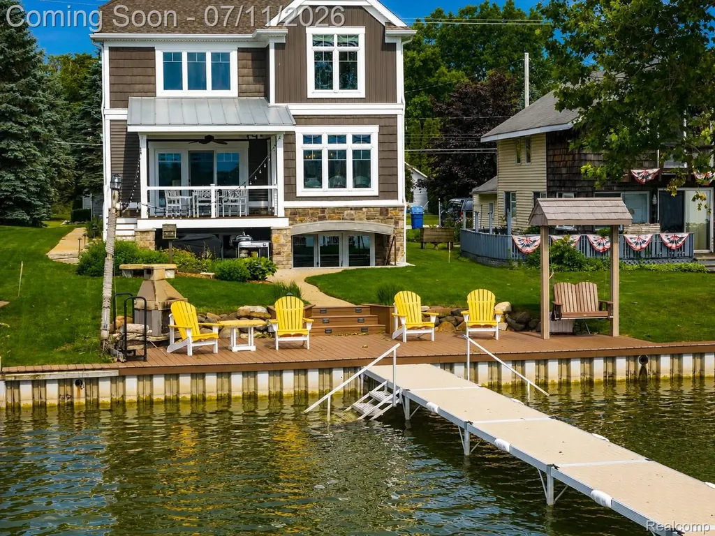 12033 Torrey Road Fenton Charter Township MI 48430