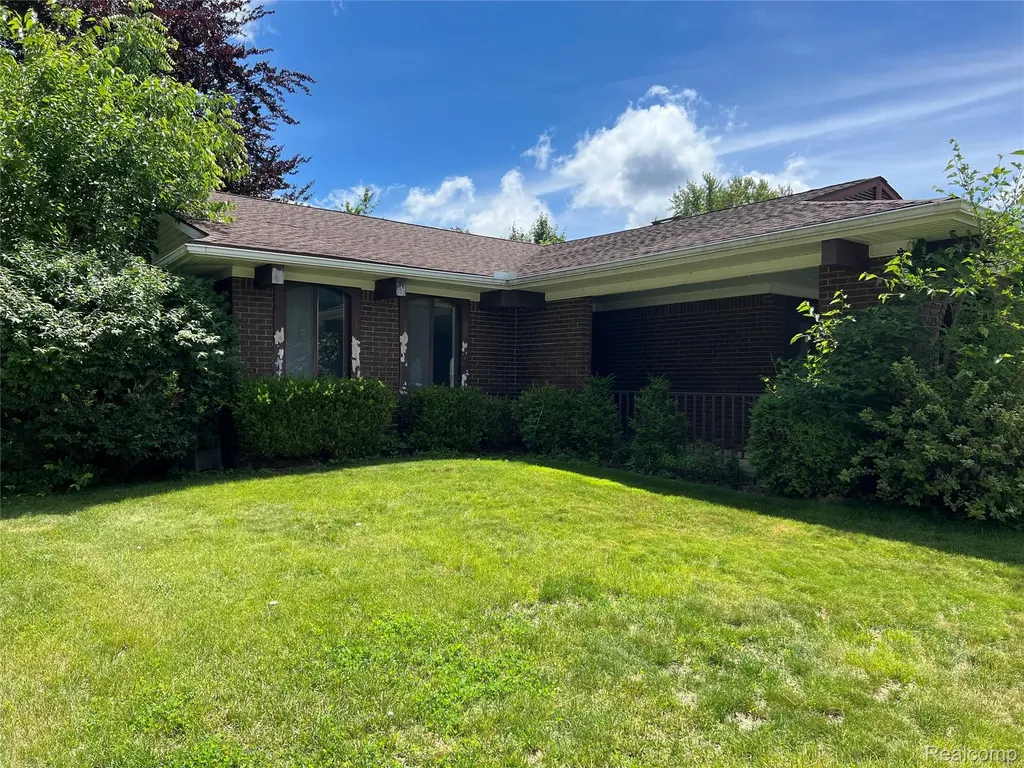 4136 Ironside Drive Waterford Charter Township MI 48329