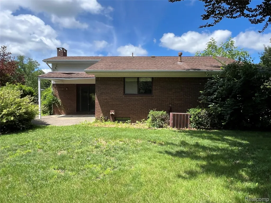 4136 Ironside Drive Waterford Charter Township MI 48329
