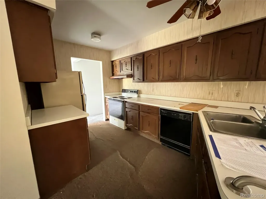 4136 Ironside Drive Waterford Charter Township MI 48329