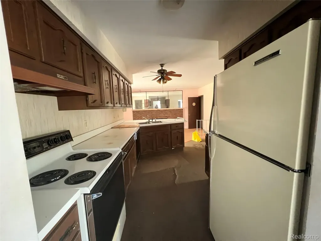 4136 Ironside Drive Waterford Charter Township MI 48329