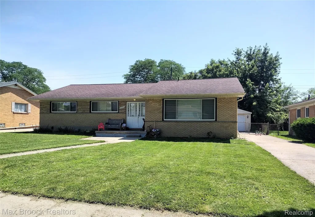 25210 Ridge Cliff Drive Southfield City MI 48075