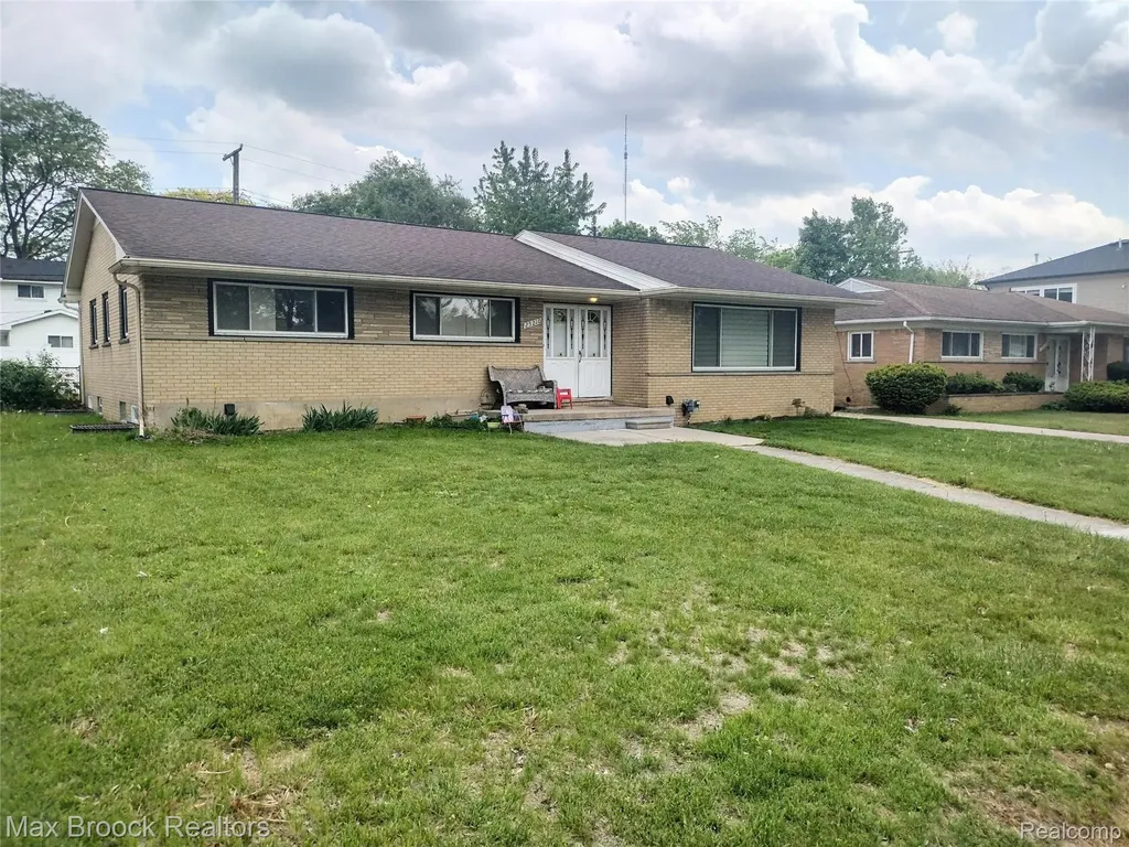 25210 Ridge Cliff Drive Southfield City MI 48075