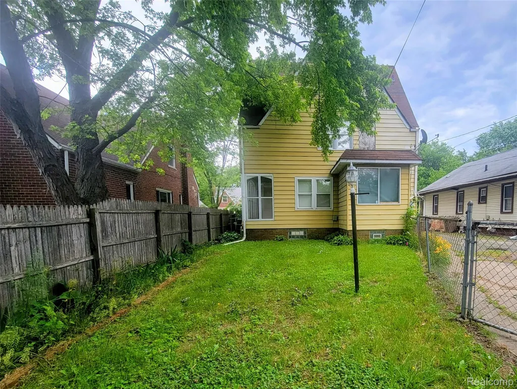 51 Dakota Street Pontiac City MI 48341