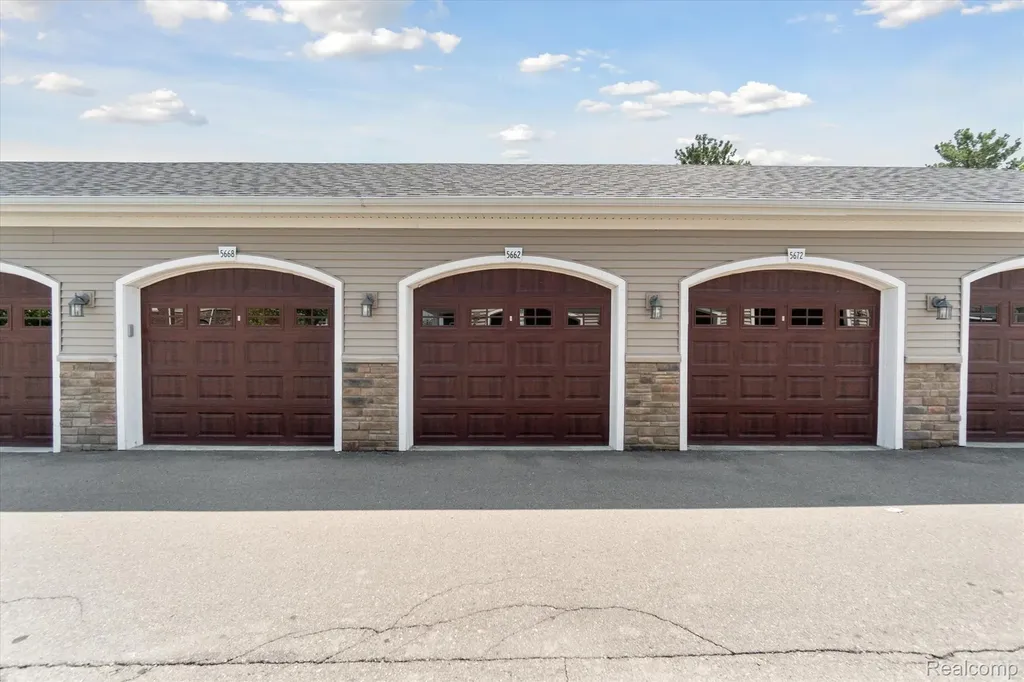 5662 Arbor Chase Drive Scio Township MI 48103