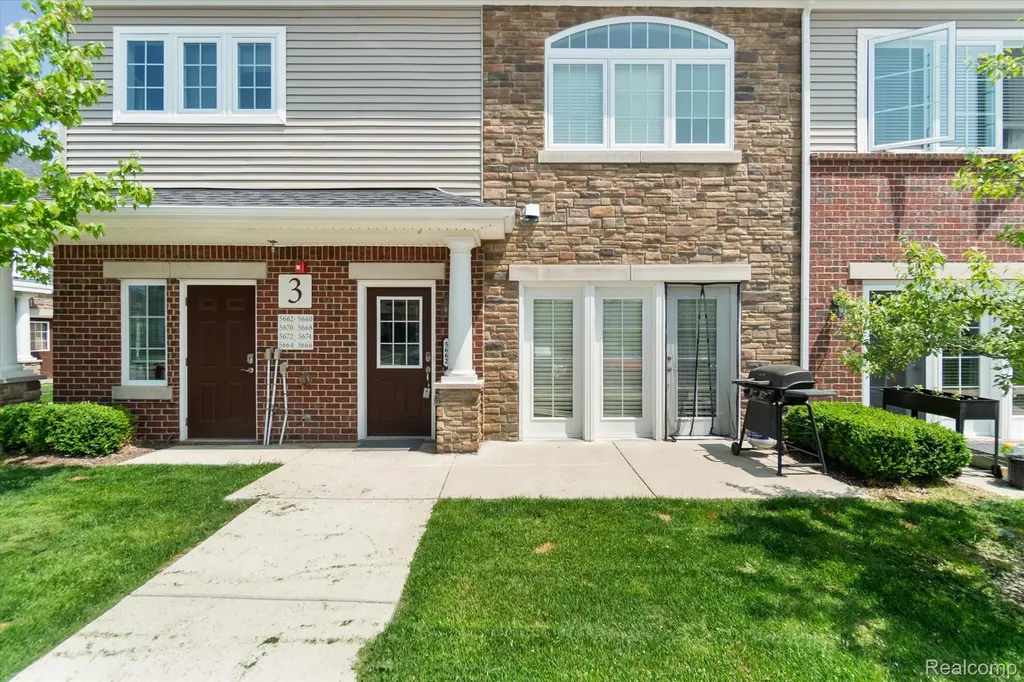 5662 Arbor Chase Drive Scio Township MI 48103