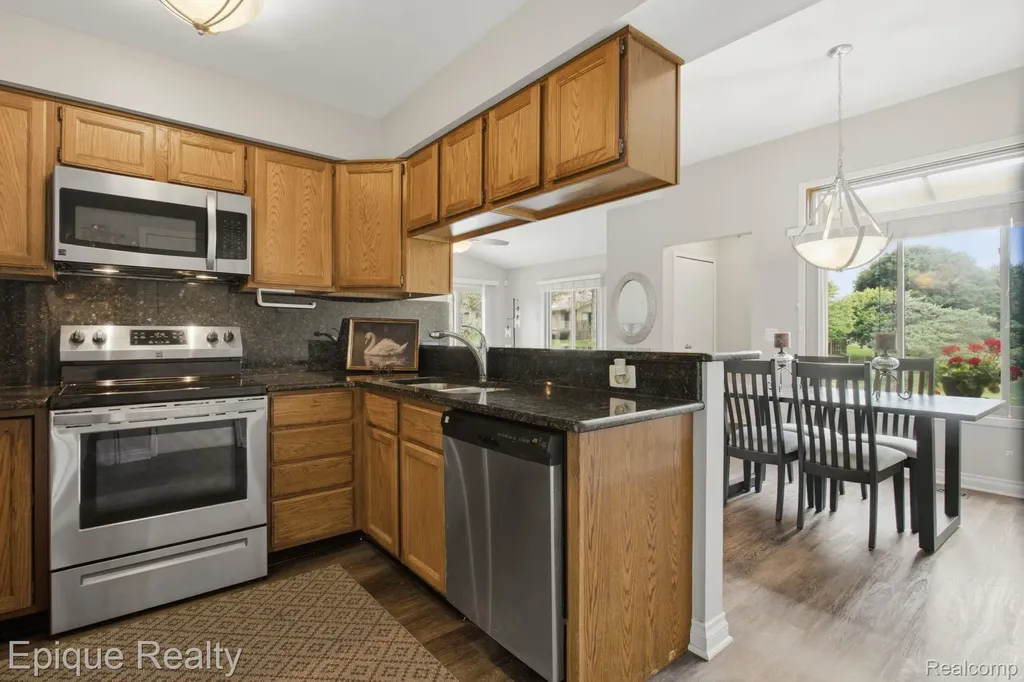 1982 Valley Lane Orion Charter Township MI 48360
