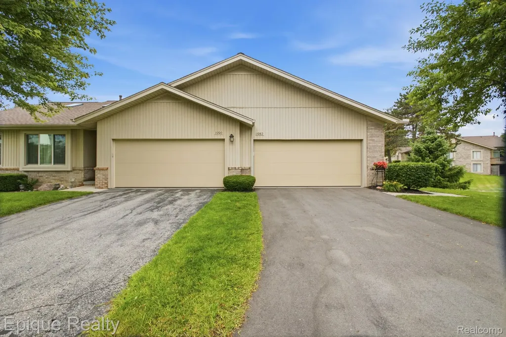 1982 Valley Lane Orion Charter Township MI 48360
