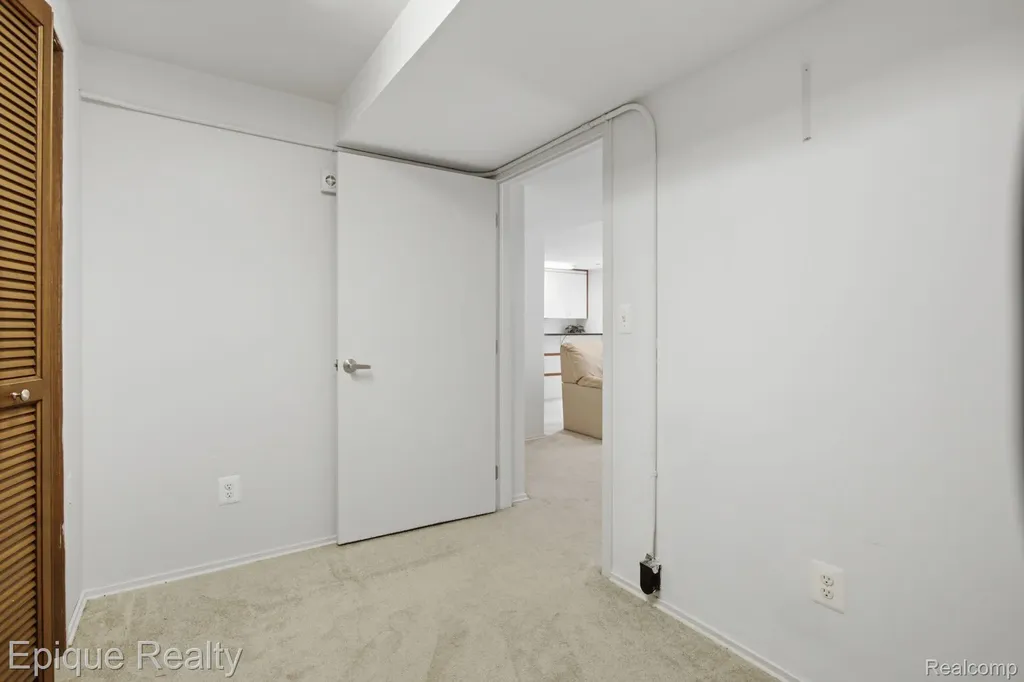 1982 Valley Lane Orion Charter Township MI 48360