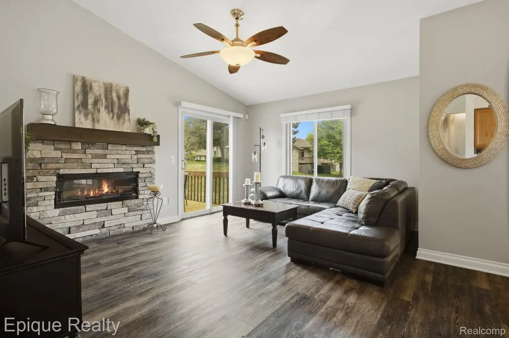 1982 Valley Lane Orion Charter Township MI 48360