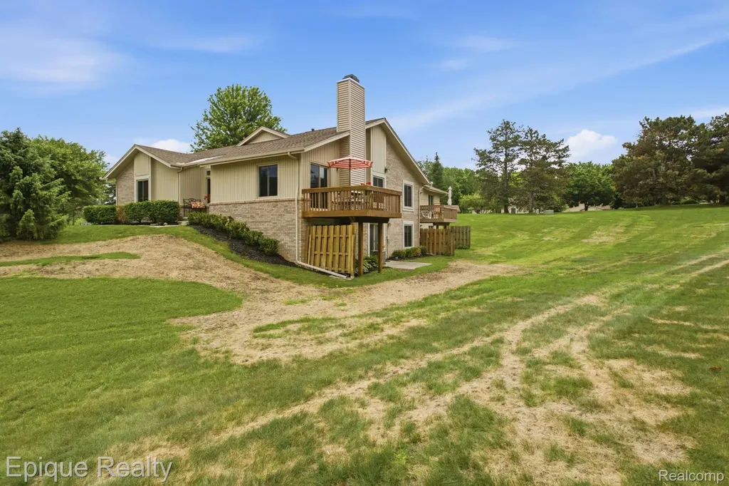 1982 Valley Lane Orion Charter Township MI 48360